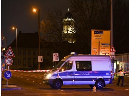 German: Police say 8 killed in shootings in Hanau | जर्मनी में दो जगहों पर ताबड़तोड़ फायरिंग, 8 लोगों की मौत और कई घायल, हमलावर हुए फरार