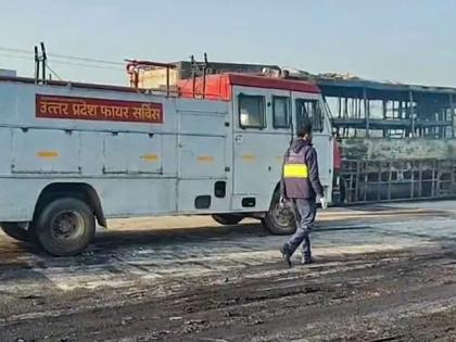 Yamuna Expressway 7 buses 3 cars collide 13 killed and 35 others burnt fire watch horror video Mathura pile-up buses catch fire | यमुना एक्सप्रेसवेः 7 बस और 3 कार में टक्कर, 13 की मौत और 35 अन्य आग में झुलसे, देखिए हॉरर वीडियो Yamuna Expressway 7 buses 3 cars collide 13 killed and 35 others burnt fire watch horror video Mathura pile-up buses catch fire | यमुना एक्सप्रेसवेः 7 बस और 3 कार में टक्कर, 13 की मौत और 35 अन्य आग में झुलसे, देखिए हॉरर वीडियो