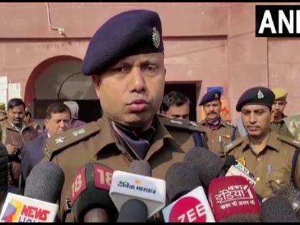 Mathura Police arrested vhp leader Saurabh Sharma going towards Shahi Idgah Mosque many under house arrest | मथुरा: शाही ईदगाह मस्जिद की ओर जा रहे हिंदू महासभा के नेता सौरभ शर्मा को पुलिस ने किया गिरफ्तार, कई नजरबंद, वाहनों के आवागमन पर लगा प्रतिबंध