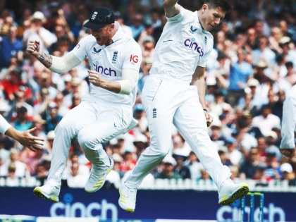 England vs New Zealand kiwi team all out 132 Matthew Potts and James Anderson 4-4 wickets  | England vs New Zealand: न्यूजीलैंड टीम 132 पर ऑल आउट, जेम्स एंडरसन और डेब्यू कर रहे मैथ्यू पोट्स का 'चौका', कॉलिन डी ग्रैंडहोमे ने बनाए 42 रन