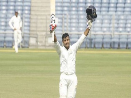 mayank agarwal hits double century as india a on big lead against south africa a | मयंक अग्रवाल का दोहरा शतक, दक्षिण अफ्रीका-ए के खिलाफ भारत-ए की पकड़ मजबूत