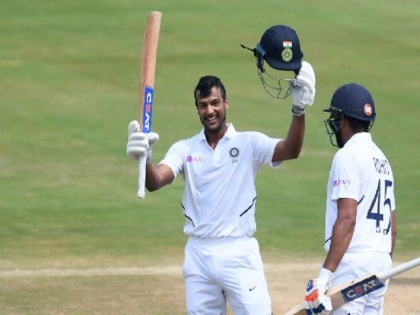 Ind Vs SA 1st Test, Day-2 Mayank Agarwal marks maiden century as India towards massive score | Ind Vs SA 1st Test, Day-2: भारत बड़े स्कोर की ओर, मयंक अग्रवाल ने जड़ा पहला टेस्ट शतक, रोहित आउट