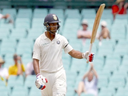 Ind vs Aus: Mayank Agarwal will learn from mistake, says Disappointed Coach on his missing century | IND vs AUS: छक्का लगाने की कोशिश में शतक से चूके मयंक अग्रवाल, निराश कोच ने कहा, 'गलतियों से सीखेगा'