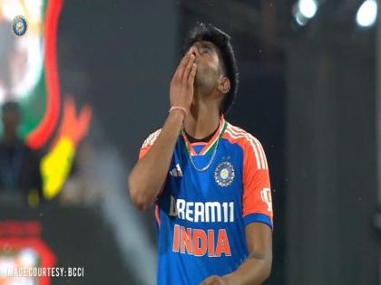 IND vs BAN, 1st T20I: Mayank Yadav bowled a maiden over in his first international over, took a wicket in the second | VIDEO: मयंक यादव ने पहला अंतरराष्ट्रीय ओवर मेडन फेंका, 146 की स्पीड में लिया अपने T20I करियर का पहला विकेट