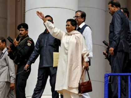 Mayawati hints PM ambition says if need i contest ambedkar nager seat Lok Sabha election 2019 | प्रधानमंत्री बनने का मौका मिला तो इस सीट से चुनाव लड़ेंगी बसपा सुप्रीमो, रैली में मायावती ने बताया दिल्ली जाने का रास्ता
