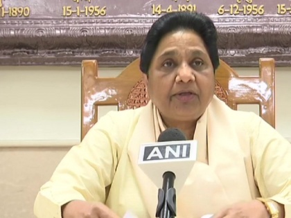 BSP Chief Mayawati on UP Govt adds 17 OBC castes in SC category says It's a fraud with people | मायावती का पलटवार, योगी सरकार के 17 ओबीसी जातियों के एससी वर्ग में शामिल करने को बताया धोखा