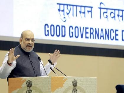 india news union home minister amit shah present good governance index 2021 gujarat top delhi in union territories after maharashtra goa | गुड गवर्नेंस इंडेक्स 2021: गुजरात रहा विनर तो महाराष्ट्र-गोवा बने रनर अप, यूपी ने लगाई लंबी छलांग तो केंद्र शासित प्रदेशों में दिल्ली ने किया टॉप india news union home minister amit shah present good governance index 2021 gujarat top delhi in union territories after maharashtra goa | गुड गवर्नेंस इंडेक्स 2021: गुजरात रहा विनर तो महाराष्ट्र-गोवा बने रनर अप, यूपी ने लगाई लंबी छलांग तो केंद्र शासित प्रदेशों में दिल्ली ने किया टॉप