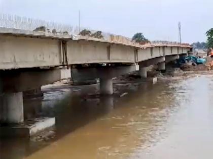 bihar WATCH Pillar under-construction bridge on Mechi River Katihar and Kishanganj districts caves in near Gori village on NH-327E see video | बिहार में पुल पर आफत!, अगुवानी के बाद अररिया जिले में गिरा निर्माणाधीन पुल, ठाकुगगंज से बहादुरगंज के बीच मेची नदी पर बन रहा था, उठ रहे सवाल bihar WATCH Pillar under-construction bridge on Mechi River Katihar and Kishanganj districts caves in near Gori village on NH-327E see video | बिहार में पुल पर आफत!, अगुवानी के बाद अररिया जिले में गिरा निर्माणाधीन पुल, ठाकुगगंज से बहादुरगंज के बीच मेची नदी पर बन रहा था, उठ रहे सवाल