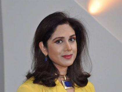 meenakshi seshadri waits for 8 hours in license renew | 90 के दशक की ये एक्ट्रेस 8 घंटे तक लाइन में खड़ी रही,किसी ने नहीं पहचाना-देखें फोटो meenakshi seshadri waits for 8 hours in license renew | 90 के दशक की ये एक्ट्रेस 8 घंटे तक लाइन में खड़ी रही,किसी ने नहीं पहचाना-देखें फोटो