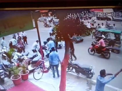 Meerut Hit-and-Run Speeding Tractor Crashes Into Scooty Flees video viral | तेज रफ्तार ट्रैक्टर ने स्कूटी को मारी टक्कर, दूर जाकर गिरा शख्स; एक्सीडेंट का खौफनाक वीडियो वायरल
