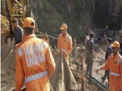 Meghalaya: Trying to save workers stranded in the mine for a month, no change in water level | मेघालय: एक महीने से खदान में फंसे मजदूरों को बचाने की कोशिश जारी, जलस्तर में नहीं कोई बदलाव