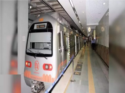 CM Ashok Gehlot flagged off the start of the first underground metro rail in Jaipur, 11.3 km journey will be decided in 26 minutes | CM अशोक गहलोत ने हरी झंडी दिखाकर की जयपुर में पहली अंडरग्राउंड मेट्रो रेल की शुरुआत, 26 मिनट में तय होगा 11.3 किमी का सफर