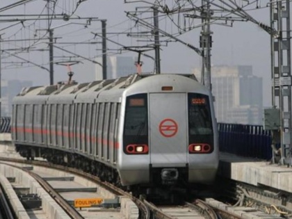 Private security guard committed suicide by jumping in front of metro train, blue line service interrupted for some time | निजी सुरक्षा गार्ड ने मेट्रो ट्रेन के सामने कूद कर खुदकुशी की, ब्लू लाइन सेवा कुछ देर के लिए हुई बाधित