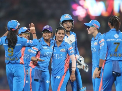 WPL 2023 Mumbai Indians Women won 8 wickets top hat-trick of victory beat Delhi Capitals Haley Mathews 3 wickets 32 runs | WPL 2023: जीत की हैट्रिक के साथ टॉप पर मुंबई इंडियंस, दिल्ली कैपिटल्स को 8 विकेट से दी मात, मैथ्यूज ने गेंद के बाद बल्ले से किया धमाल