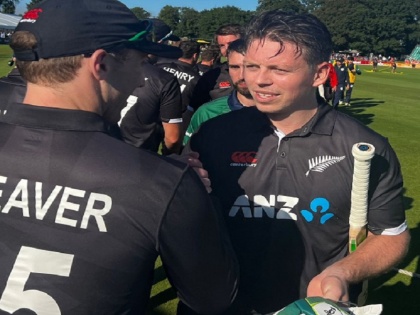IRE Vs NZ: Michael Bracewell stormy innings, New Zealand beat Ireland by scoring record 24 runs in last over | IRE Vs NZ: माइकल ब्रेसवेल की तूफानी पारी, न्यूजीलैंड ने आखिरी ओवर में रिकॉर्ड 24 रन बनाकर आयरलैंड को हराया