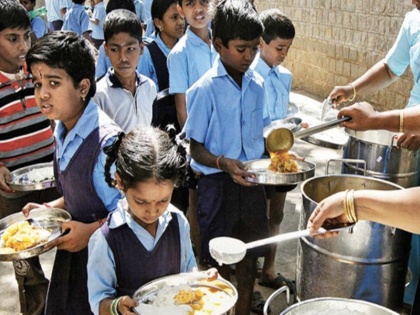Bihar 37 children cook hospitalized after allegedly consuming mid-day meal | बिहार: मिड-डे मील खाने के बाद 37 बच्चे, रसोइया अस्पताल में भर्ती, शिक्षा अधिकारी ने कही ये बात