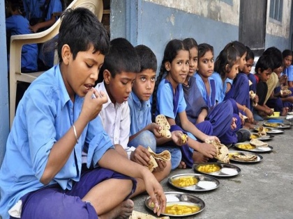 Students will get mid-day meal in Delhi schools only on 100% attendance | दिल्ली के स्कूलों में 100 फीसदी अटेंडेंस पर ही छात्रों को मिलेगा मिड डे मील