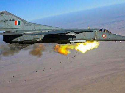 Kargil's hero 'Bahadur' will fly the final flight today: the last squadron of the MiG-27 will be retired from the Indian Air Force | कारगिल के हीरो 'बहादुर' ने भरी अंतिम उड़ानः भारतीय वायुसेना से रिटायर हो गया मिग-27 का आखिरी स्क्वैड्रन Kargil's hero 'Bahadur' will fly the final flight today: the last squadron of the MiG-27 will be retired from the Indian Air Force | कारगिल के हीरो 'बहादुर' ने भरी अंतिम उड़ानः भारतीय वायुसेना से रिटायर हो गया मिग-27 का आखिरी स्क्वैड्रन
