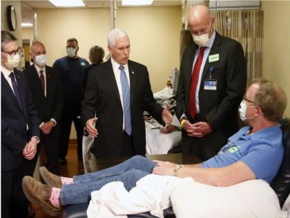 Mike Pence visited Mayo Clinic patients without a mask even after the clinic told him he had to wear one | अमेरिका के उपराष्ट्रपति माइक पेंस बिना मास्क लगाए पहुंचे मेयो क्लीनिक, लोगों ने निशाने पर लिया