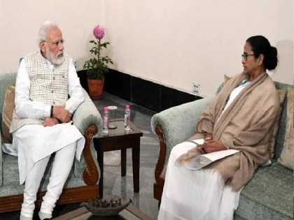 Mamata Banerjee meeting with PM Modi dilip Ghosh said Centre should realise and not fall for it | प्रधानमंत्री मोदी से मुलाकात कर सकती हैं ममता बनर्जी, दिलीप घोष ने कहा- केंद्र को झांसे में नहीं आना चाहिए