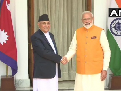 74th IndependenceDay PM Modi received telephone call today Nepal PM KP Sharma Oli greeted Government and people of India | भारत-नेपाल तनावः केपी ओली ने पीएम मोदी को किया फोन, सरकार और भारत की जनता को शुभकामनाएं दी