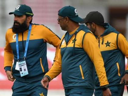 Misbah-ul Haq, Waqar Younis quit as Pakistan coaches confirms PCB Saqlain Mushtaq and Abdul Razzaq would be interim coaches | टी20 विश्व कप से पहले पाक टीम को बड़ा झटका, मुख्य कोच और गेंदबाजी कोच ने दिया इस्तीफा, ये दिग्गज बने अंतरिम कोच