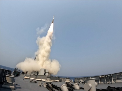 Indian Navy Tests BrahMos Missile With Indigenous Seeker And Booster | भारतीय नौसेना ने स्वदेशी साधक और बूस्टर के साथ ब्रह्मोस मिसाइल का किया परीक्षण