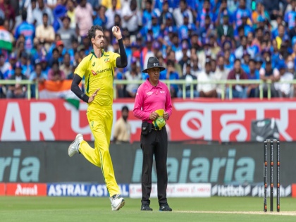 IND vs AUS: India's innings was reduced to 117, Mitchell Starc took 5 wickets | IND vs AUS: भारत की पारी 117 पर सिमटी, मिचेल स्टार्क ने झटके 5 विकेट, घरेलू मैदान पर ऑस्ट्रेलिया के खिलाफ सबसे कम स्कोर
