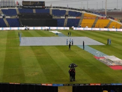 PL 2020, Mumbai Indians vs Chennai Super Kings Pitch Report And Weather Forecast | MI vs CSK, IPL Match 2020, Weather Report: क्या बारिश बिगाड़ेगी खेल? जानिए मैच में कैसा रहेगा मौसम और पिच का हाल