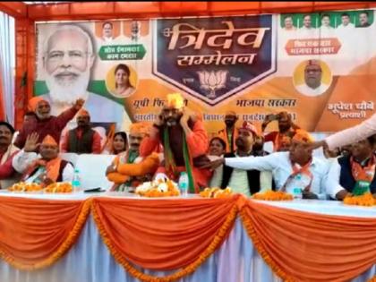 Holding the ear, the BJP MLA said, 'O Janata Janardan, forgive for the last 5 years' | कान पकड़कर उठक-बैठक की भाजपा विधायक ने, बोले- 'हे जनता जनार्दन बीते 5 साल के लिए क्षमा करो'