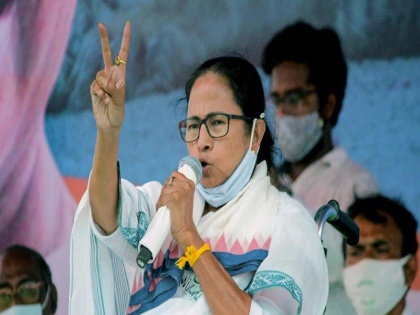 Perturbed By Post-poll Violence In West Bengal, Governor Confers With Mamata Banerjee | चुनाव परिणाम वाले दिन बंगाल में हिंसा, ममता बनर्जी ने लोगों से की ये खास अपील