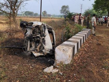 Chhattisgarh Couple and their three daughters die in car fire | छत्तीसगढ़ः रेलिंग से टकराने के बाद कार में लगी आग, एक ही परिवार के 5 लोग जिंदा जले, हादसे की दर्दनाक तस्वीरें आईं सामने