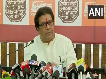 MNS chief Raj Thackeray in his tweet appealed to party workers to not perform the announced 'Hanuman Chalisa' May 3 | Hanuman Chalisa Row: राज ठाकरे ने पार्टी कार्यकर्ताओं से 3 मई को 'हनुमान चालीसा' का पाठ न करने की अपील की