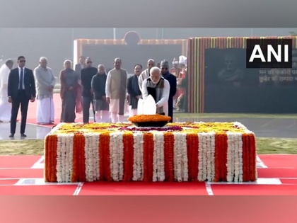 Atal Bihari Vajpayee Birthday: President Draupadi Murmu, Prime Minister Narendra Modi paid floral tributes at the 'Always Atal' memorial, the nation is remembering the 'Atal personality' | Atal Bihari Vajpayee Jayanti 2023: प्रधानमंत्री नरेंद्र मोदी ने 'सदैव अटल' स्मारक पर की पुष्पांजलि अर्पित, राष्ट्र याद कर रहा है 'अटल व्यक्तित्व' को