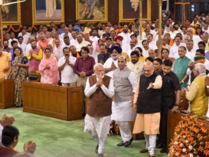 Prime Minister Narendra Modi told BJP MPs, "The mandate given in Madhya Pradesh, Chhattisgarh and Rajasthan is the result of collective labour" | प्रधानमंत्री नरेंद्र मोदी ने भाजपा सांसदों से कहा, "मध्य प्रदेश, छत्तीसगढ़ और राजस्थान में मिला जनादेश सामूहिक श्रम का नतीजा है"