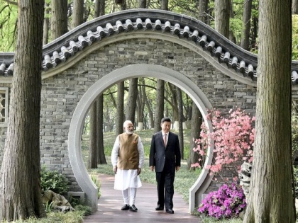 PM Narendra Modi China visit Day-2 news updates and Highlights in Hindi | पीएम मोदी का चीन दौरा Highlights: नौका विहार और झील किनारे सैर के बीच इन मुद्दों पर हुई चर्चा
