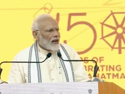 150th birth anniversary of Mahatma Gandhi: PM Modi said at Sabarmati Riverfront - the whole world was familiar with the success of India | महात्मा गांधी की 150वीं जयंती: साबरमती रिवरफ्रंट में पीएम मोदी ने कहा-पूरा विश्व भारत की कामयाबी से हुआ परिचित