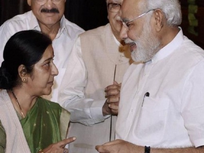 Pm narendra modi remembers sushma-swaraj in condolence meet share many memories | जब सुषमा स्वराज ने पीएम मोदी को सिखाया था 'पहला सबक' 