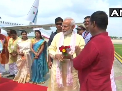 PM Narendra Modi Poorvanchal visit: inaugurate express-way and various projects | पीएम मोदी ने आजमगढ़ में किया पूर्वांचल एक्सप्रेस-वे का उद्घाटन, पूर्वांचल दौरे के हैं ये सियासी मायने