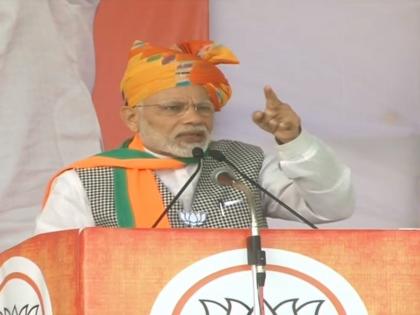 Rajasthan election 2018: PM Narendra Modi in Nagaur comment on rahul gandhi | राजस्थान चुनाव: पीएम मोदी ने राहुल पर साधा निशाना, मूंग-मसूर में फर्क भी नहीं समझते, सिखा रहे हैं किसानी Rajasthan election 2018: PM Narendra Modi in Nagaur comment on rahul gandhi | राजस्थान चुनाव: पीएम मोदी ने राहुल पर साधा निशाना, मूंग-मसूर में फर्क भी नहीं समझते, सिखा रहे हैं किसानी