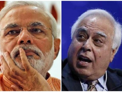 kapil Sibal takes a dig Modi over economic situation | कपिल सिब्बल की PM मोदी को सलाह: अभिजीत बनर्जी को सुनिए और काम पर लग जाइए