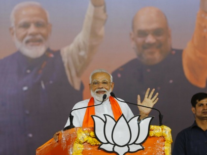 lok sabha election 2019 BJP fares well in 'minority-concentration' districts, wins over 50% seats. | भाजपा ने 90 ‘अल्पसंख्यक बहुल” जिलों में 50 प्रतिशत से अधिक सीटें जीतकर विपक्ष के दावों को धता बताया