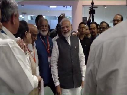 PM Narendra Modi at ISRO: There are ups and downs in life. This is not a small achievement | चांद पर लैंडिंग से ठीक पहले विक्रम से टूटा संपर्क, पीएम मोदी ने इसरो के वैज्ञानिकों का ऐसे बंधाया ढांढस, देखें वीडियो