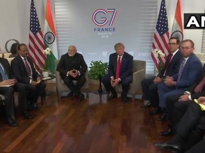 France PM Narendra Modi holds bilateral meeting with US President Donald Trump G7Summit in Biarritz | G-7 सम्मेलन में डोनाल्ड ट्रंप से मिले पीएम मोदी,  भारत और पाकिस्तान के बीच कई द्विपक्षीय मुद्दे हैं और हम किसी तीसरे देश को कष्ट नहीं देना चाहते
