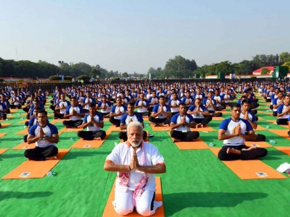 Modi Government will award media institutes who will spread yoga | योग के प्रचार-प्रसार को बढ़ावा देने वाले मीडिया संस्थानों को पुरस्कृत करेगी मोदी सरकार