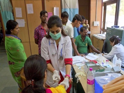 delhi assembly election 2020 : CM Arvind Kejriwal run 450 Mohalla Clinics in Delhi, How to treatment in mohalla clinic, medical test and medicine available in mohalla clinic | आम आदमी मोहल्ला क्लीनिक : 5 साल में 2 करोड़ मरीजों का फ्री इलाज, ऐसे कराएं 212 मेडिकल जांच, फ्री इलाज