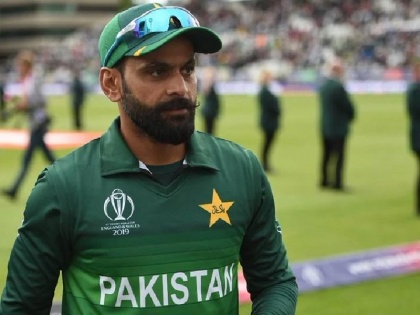 Mohammad Hafeez COVID-19 test results Mystery continues, Aakash Chopra says confusion is synonymous with Pakistan cricket | मोहम्मद हफीज की कोरोना रिपोर्ट को लेकर कंफ्यूजन जारी, आकाश चोपड़ा ने कहा, 'पॉजिटव, निगेविट, पॉजिटिव, सब 72 घंटों में'