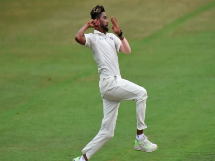Mohammed Siraj takes fifer 24 overs 82 runs 5 wickets County debut Warwickshire against Somerset Pakistan opener Imam-ul-Haq | Mohammed Siraj: काउंटी क्रिकेट में धमाकेदार डेब्यू, भारत के तेज गेंदबाज ने किया कमाल, 24 ओवर, 82 रन और पाकिस्तान बल्लेबाज इमाम उल हक सहित 5 विकेट