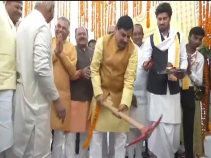 CM Dr. Mohan Yadav performed the Bhoomi Pujan of the new building of Dattopant Thengadi Research Institute | MP: सीएम डॉ. मोहन यादव ने दत्तोपंत ठेंगड़ी शोध संस्थान के नये भवन का किया भूमिपूजन, बोले – कागजी ज्ञान की बजाय शोध का ज्यादा महत्व