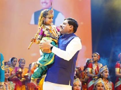 Mohan' in 'Mohan's' mind This captivating photo reveals CM Dr. Yadav's connection with Lord Krishna | 'मोहन' के मन में 'मोहन': सबके मन को मोहती ये तस्वीर, बताती है सीएम डॉ. यादव का भगवान श्रीकृष्ण से नाता 